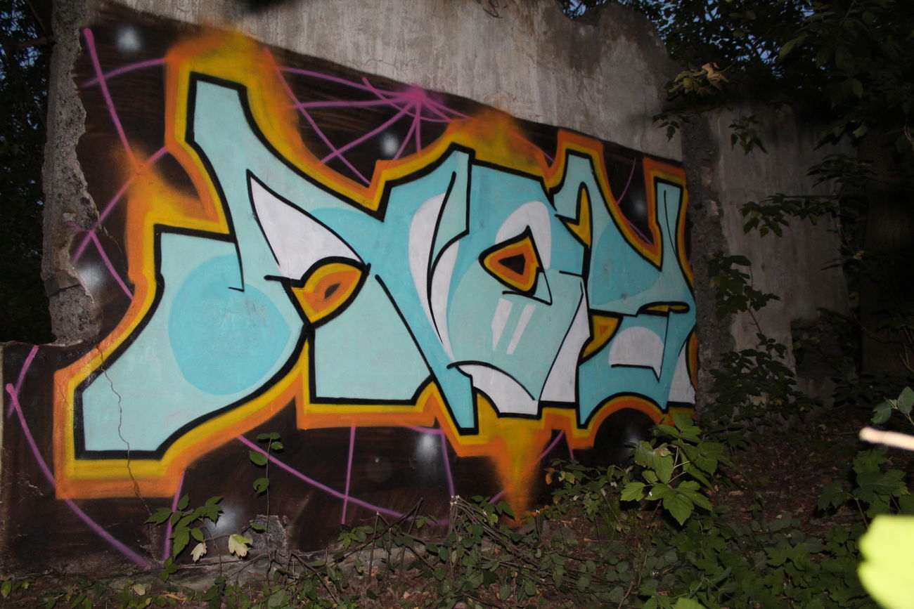 Graffiti Wall - Photo by Asmek (2015)