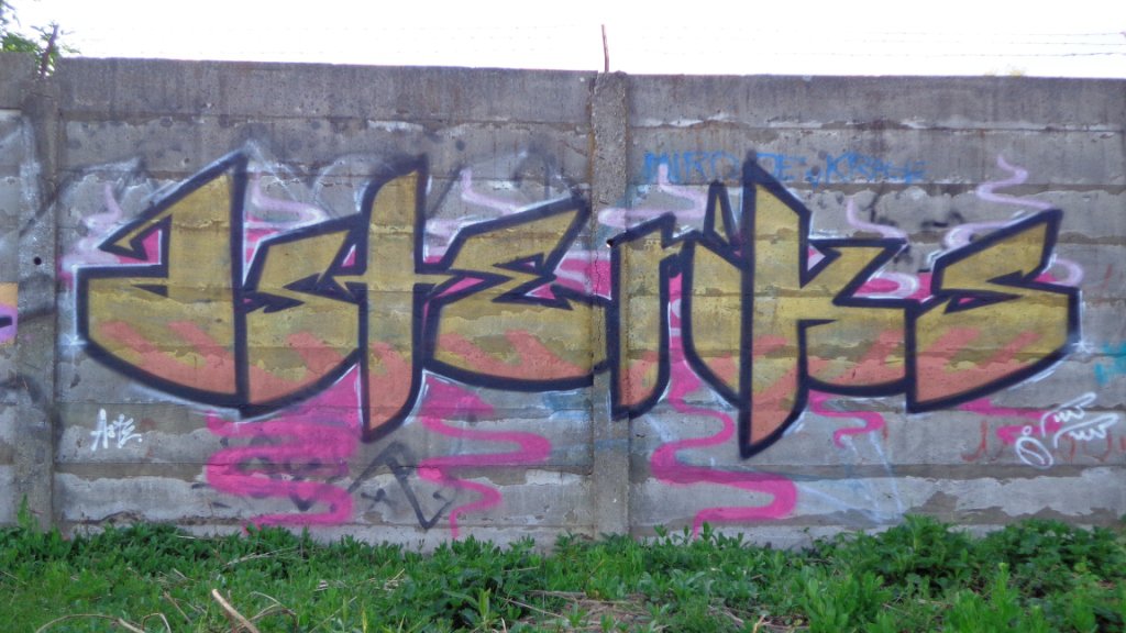 Graffiti Bombing in Humenné - Photo by Asteriks (2014)