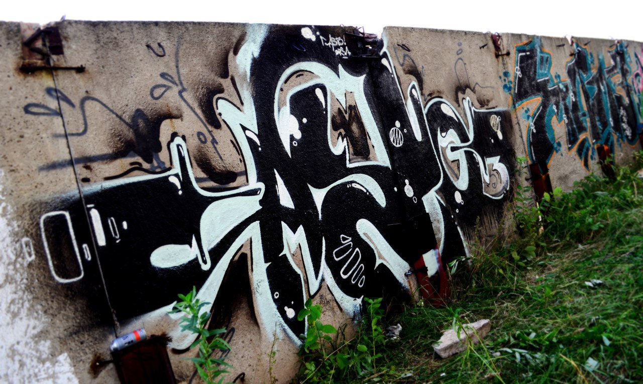 Graffiti Wall - Photo by Astoidler