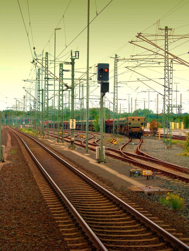 Graffiti Artwork in X - Photo by AtzeOliOnTour - yard, gleise, germany (2011)