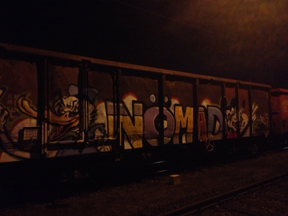 Graffiti Train - Photo by AugustUndTiner - NOMAD