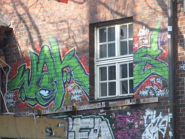 Graffiti Wall - Photo by AugustUndTiner - Waks