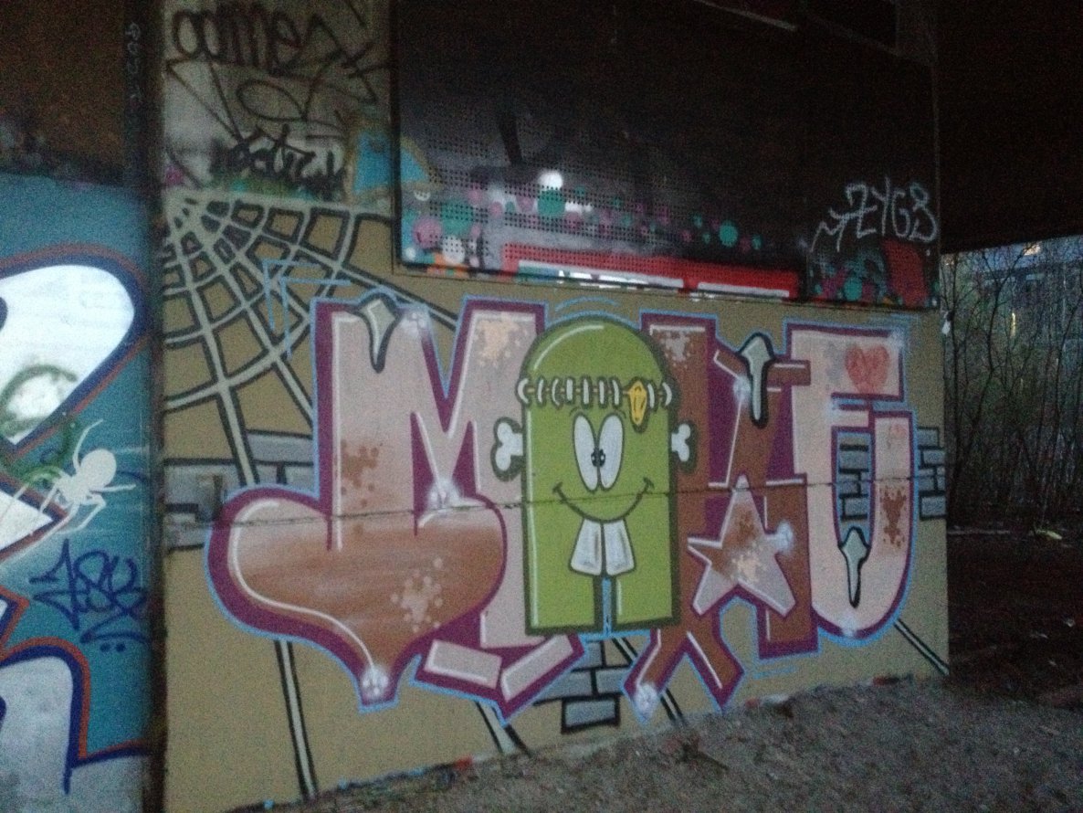 Graffiti Wall - Photo by AugustUndTiner - make