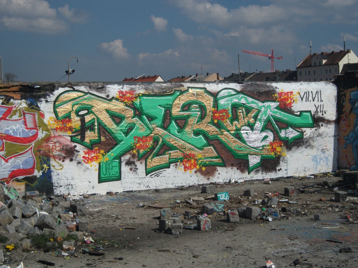 Graffiti Wall - Photo by AugustUndTiner