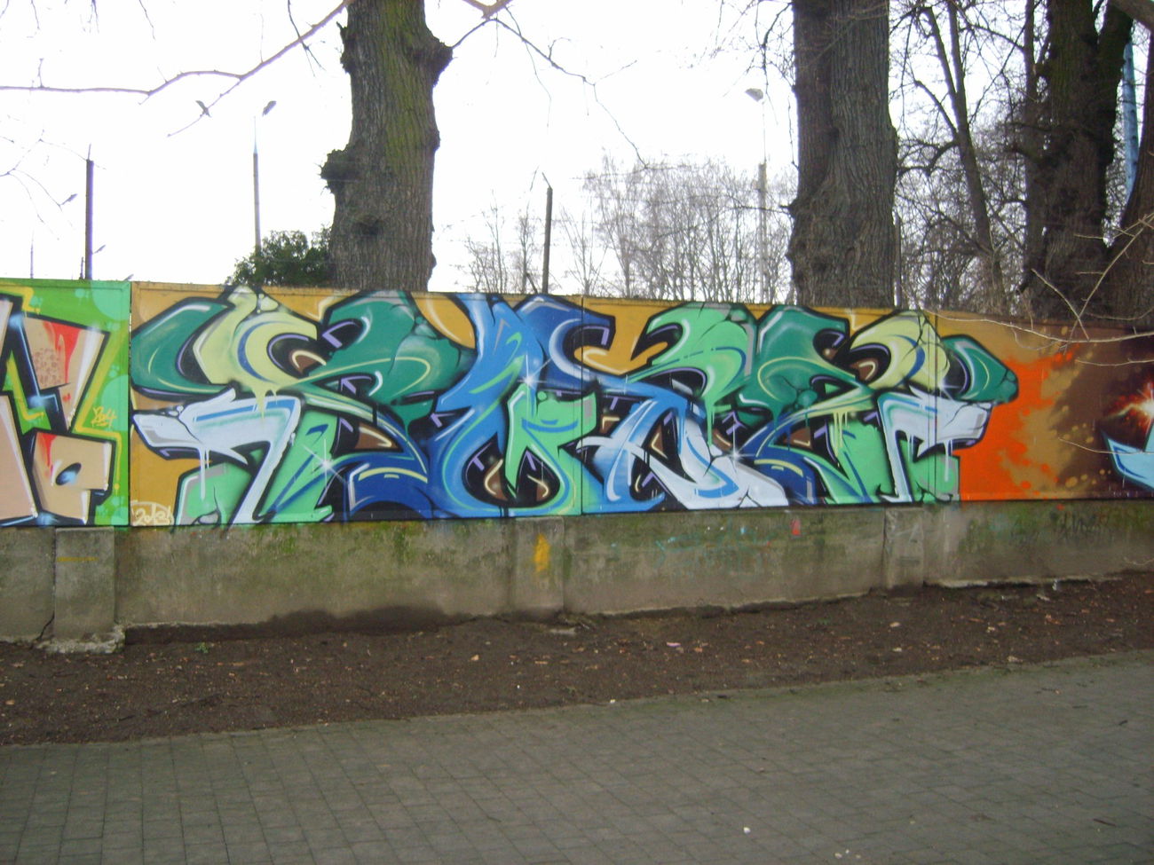 Graffiti Wall - Photo by Aver - SUET