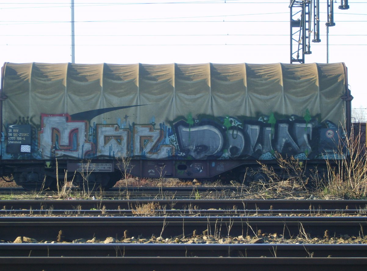 Graffiti Train - Photo by Aver - MAR, DOWN