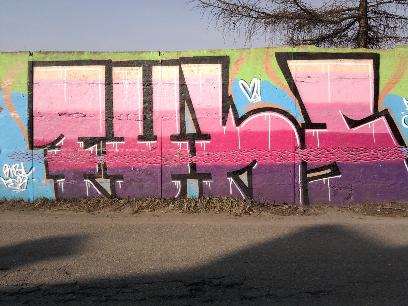 Graffiti Wall - Photo by Aver