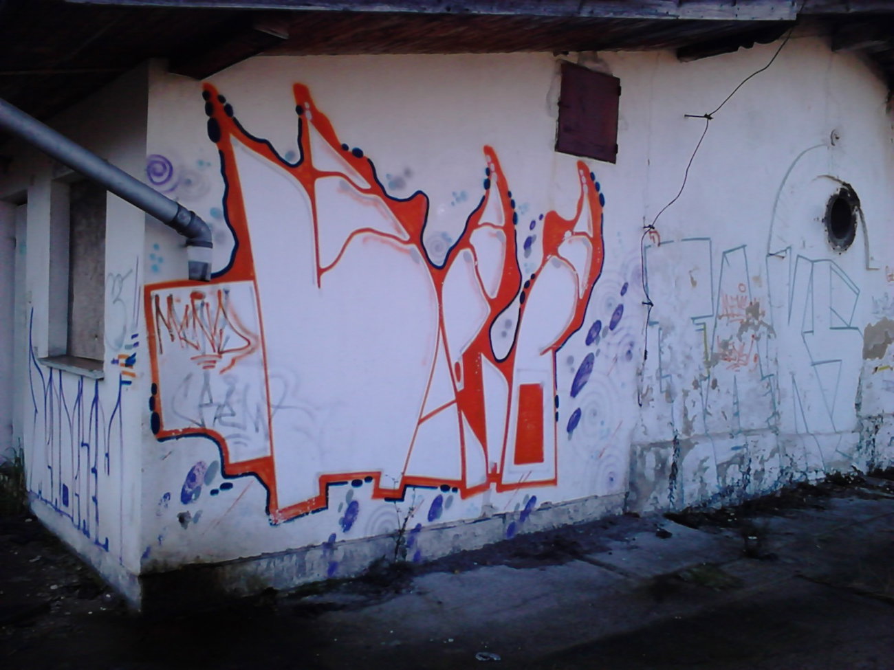 Graffiti Wall - Photo by Aver - HIPNO