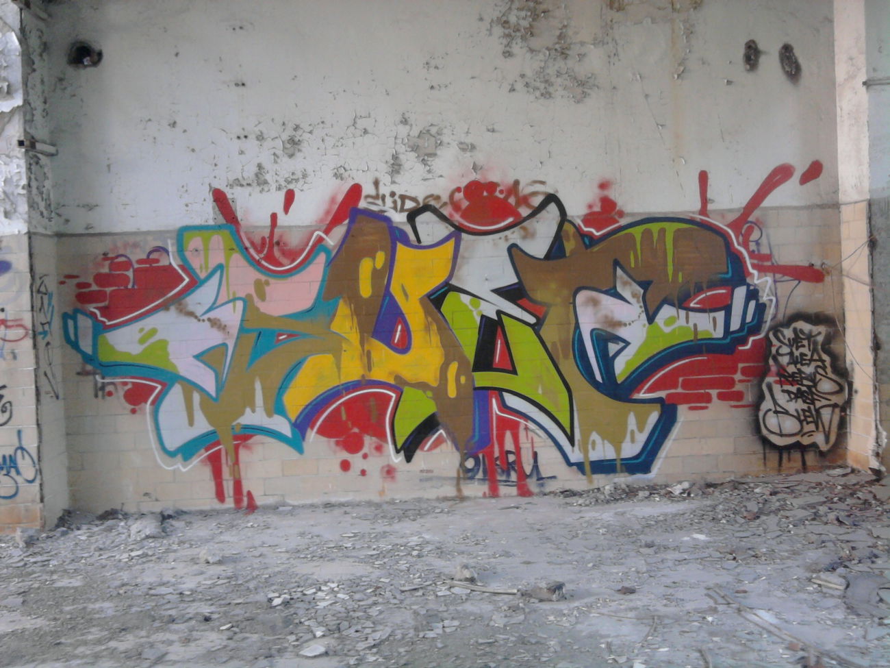 Graffiti Wall - Photo by Aver - SUET