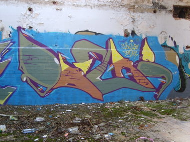 Graffiti Wall - Photo by Aver - DOLAR