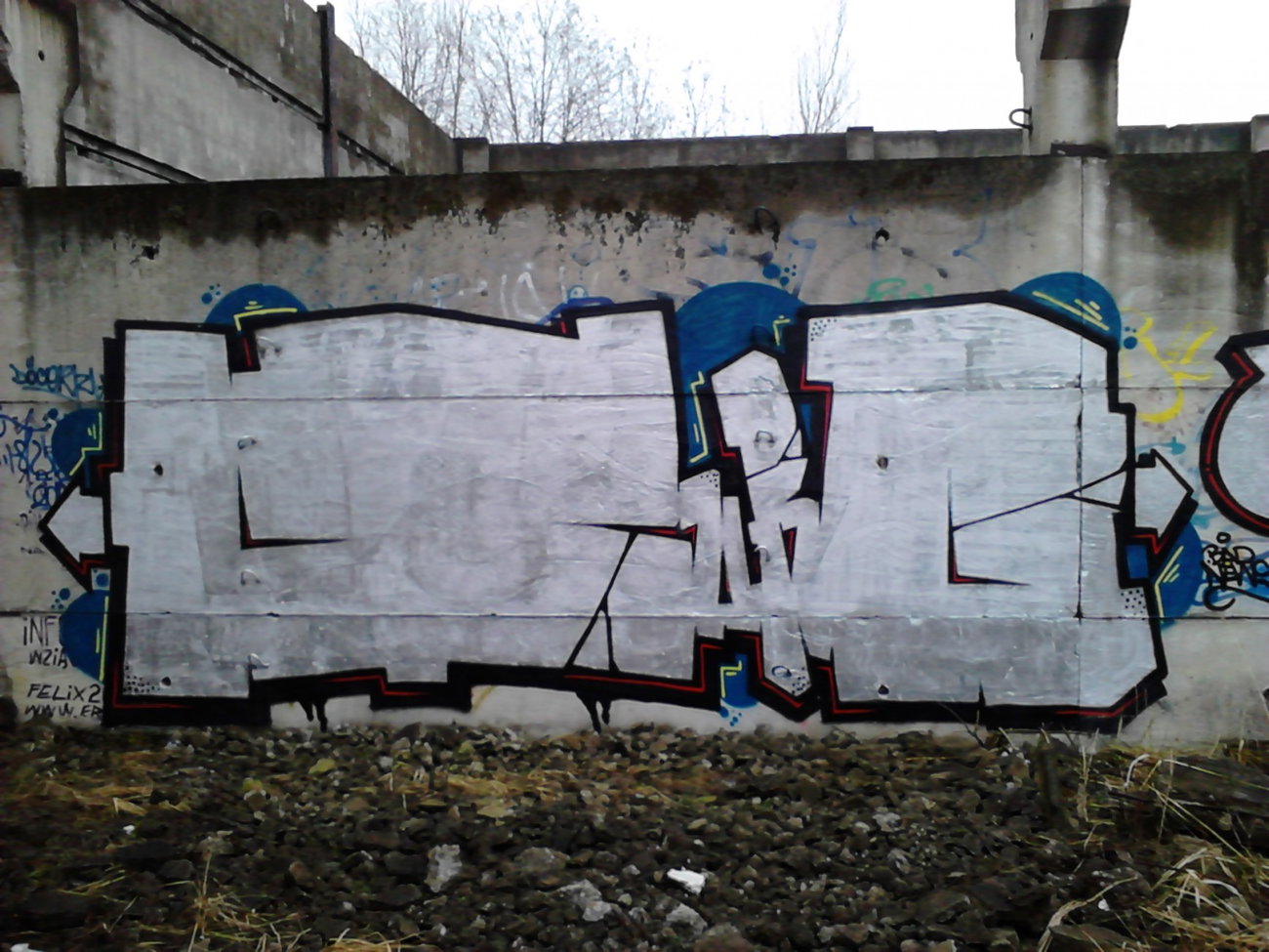 Graffiti Wall - Photo by Aver - YURO, YUROR