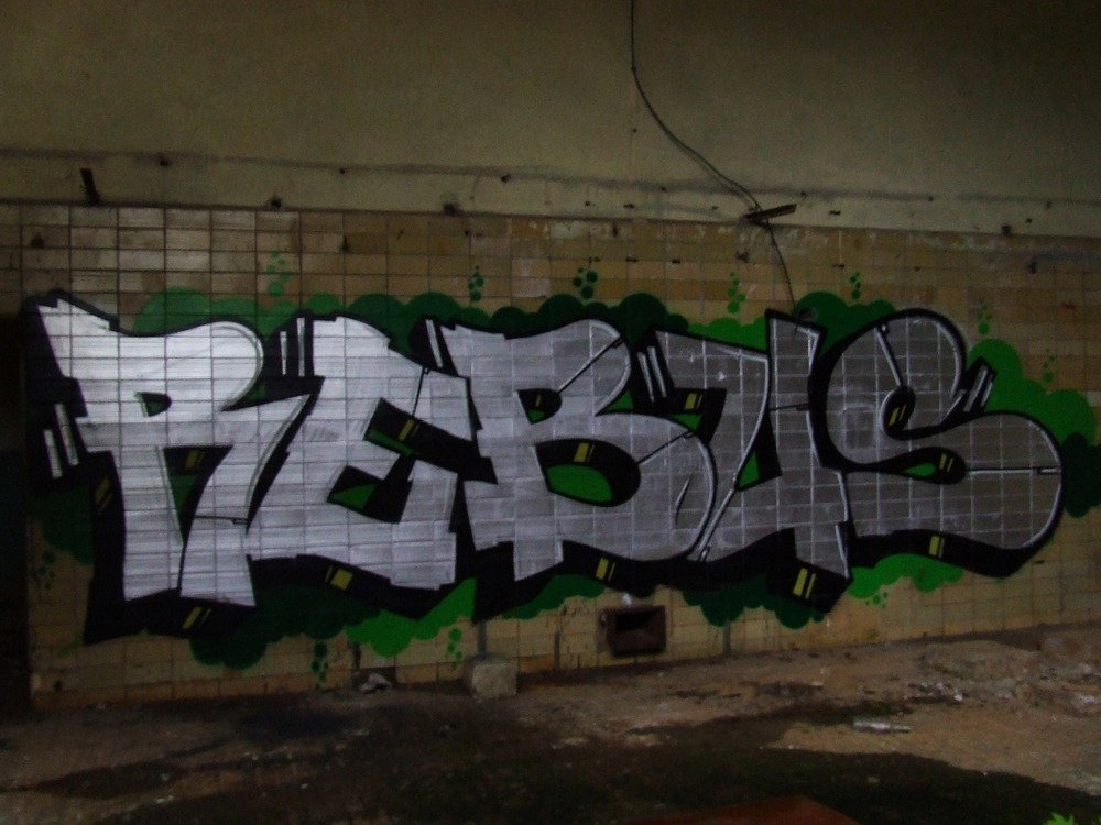 Graffiti Wall - Photo by Aver - rebus, kth, tarnow