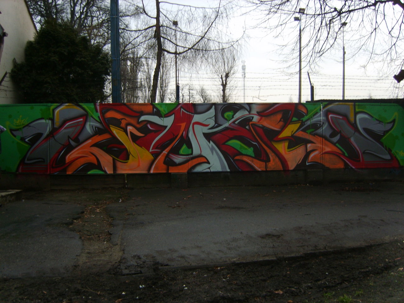 Graffiti Photo by Aver - ZUES, SUET, MR