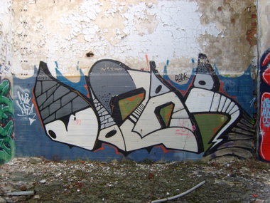 Graffiti Wall - Photo by Aver - DOLAR