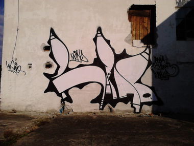 Graffiti Wall - Photo by Aver - HIPNO