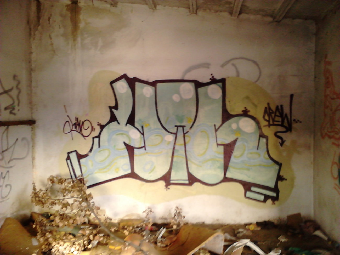Graffiti Photo by Aver - KTH, CREW, HIPNO