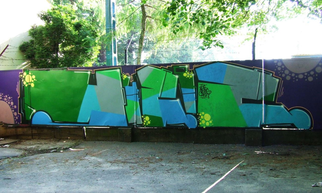 Graffiti Wall - Photo by Aver - YUROR