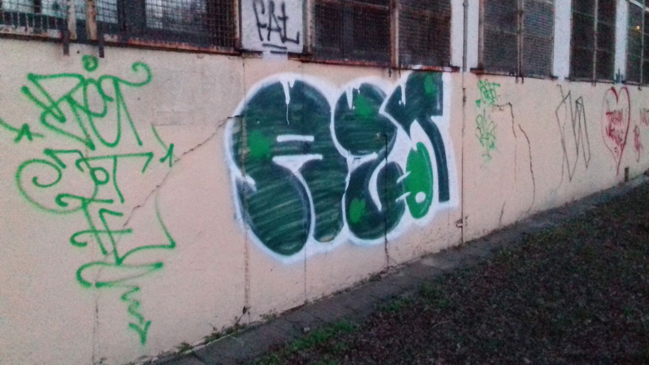 Graffiti Wall - Photo by Azot - Azoooot! (2017)