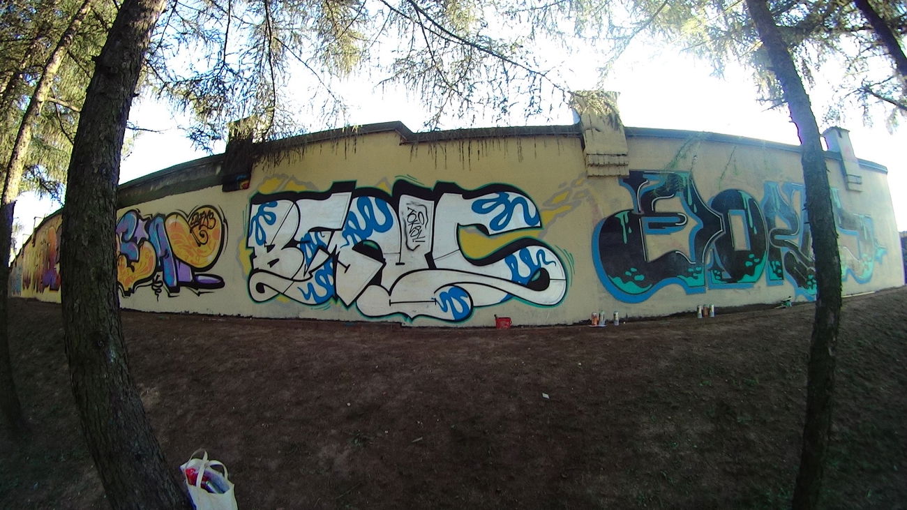 Graffiti Wall in Lublin - Photo by B3ncon3 - Bosad, Benc, Borneo (2014)