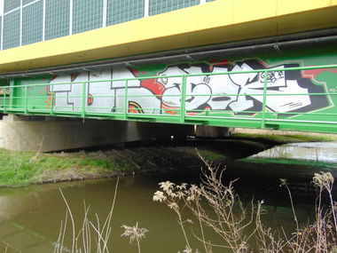 Graffiti Bombing - Photo by B3ncon3 - Wiec, Benc, Toksyny (2016)