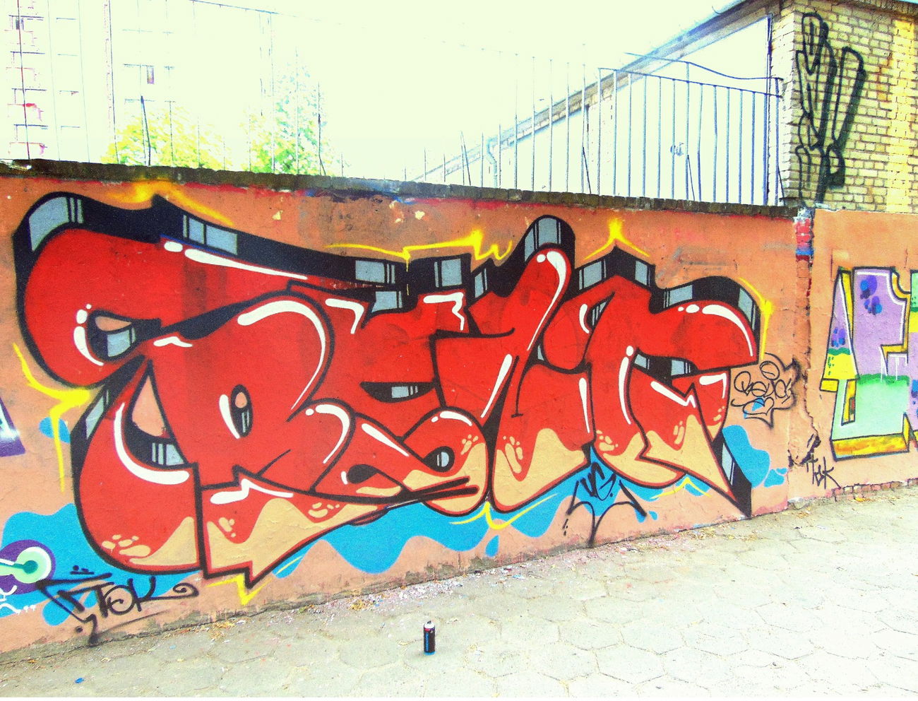 Graffiti Wall in Lublin - Photo by B3ncon3 - Drombo, Benc, Cliker (2015)