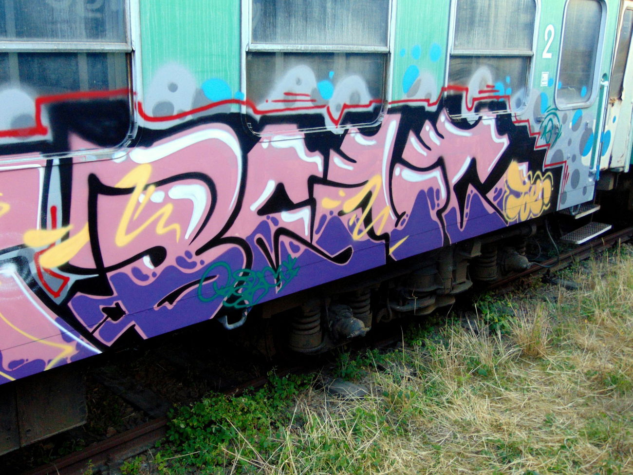 Graffiti Train - Photo by B3ncon3