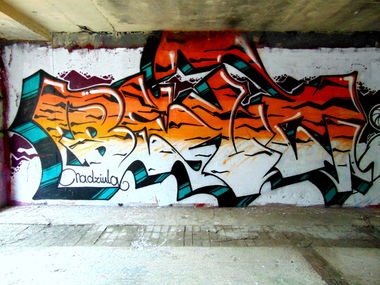 Graffiti Wall - Photo by B3ncon3 - Benc, Tok, Ug (2016)