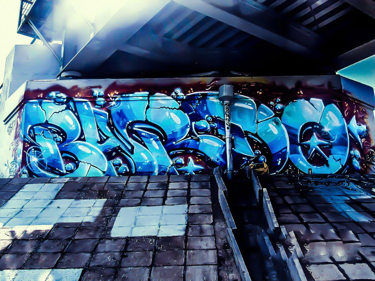 Graffiti Bombing - Photo by BARDO (2012)