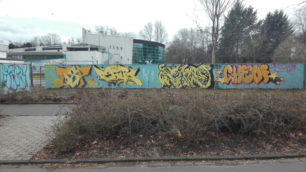 Graffiti Wall in Kassel - Photo by BAREKFROMDRUS - Tosp, pesir, soke (2017)