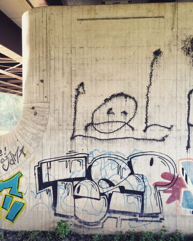 Graffiti Wall - Photo by BAREKFROMDRUS - tosp (2012)