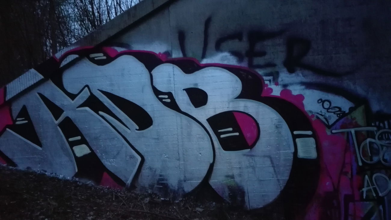 Graffiti Wall - Photo by BAREKFROMDRUS - adb