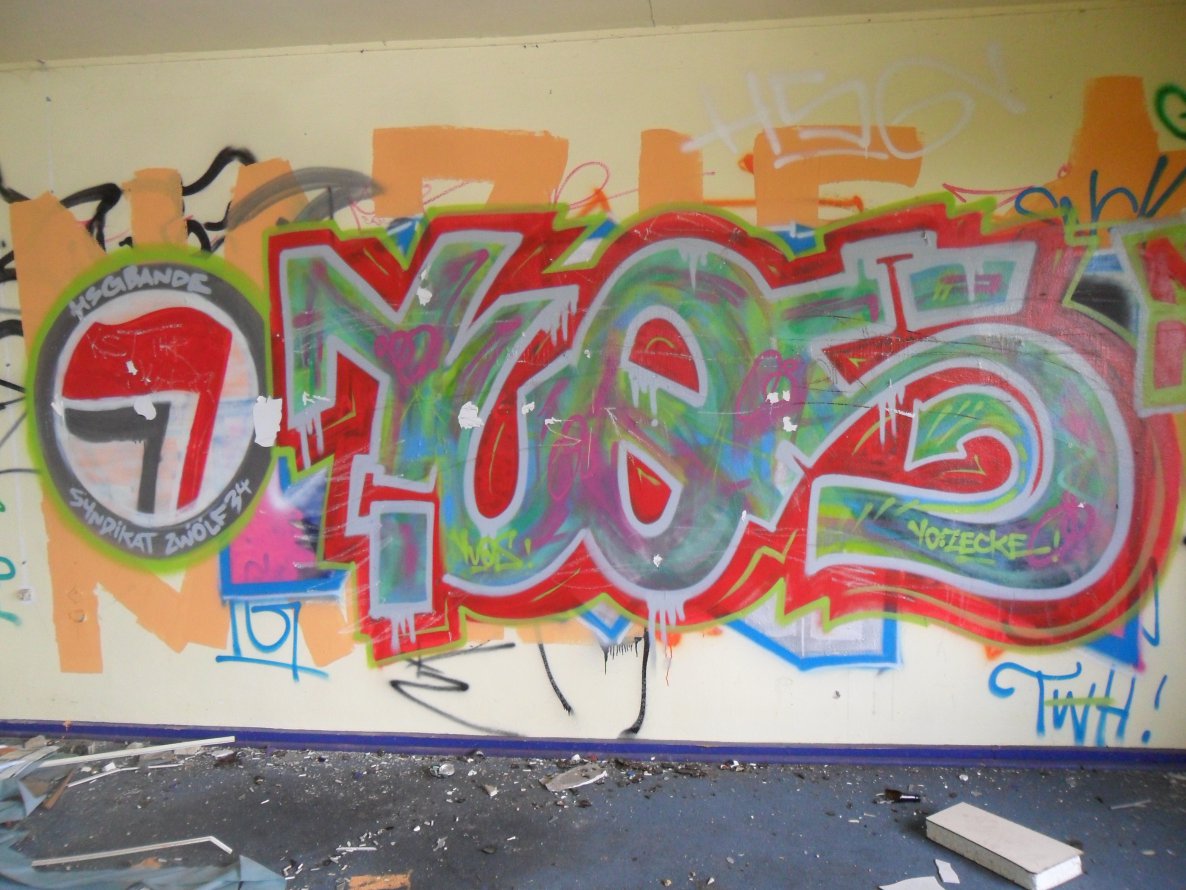 Graffiti Wall - Photo by BEERONE