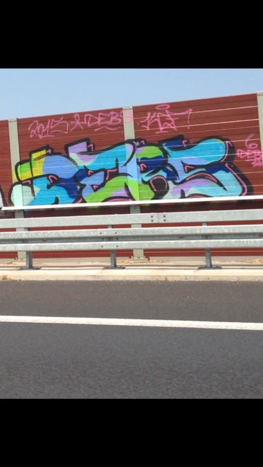 Graffiti Bombing - Photo by BELS478 - DEBS (2015)