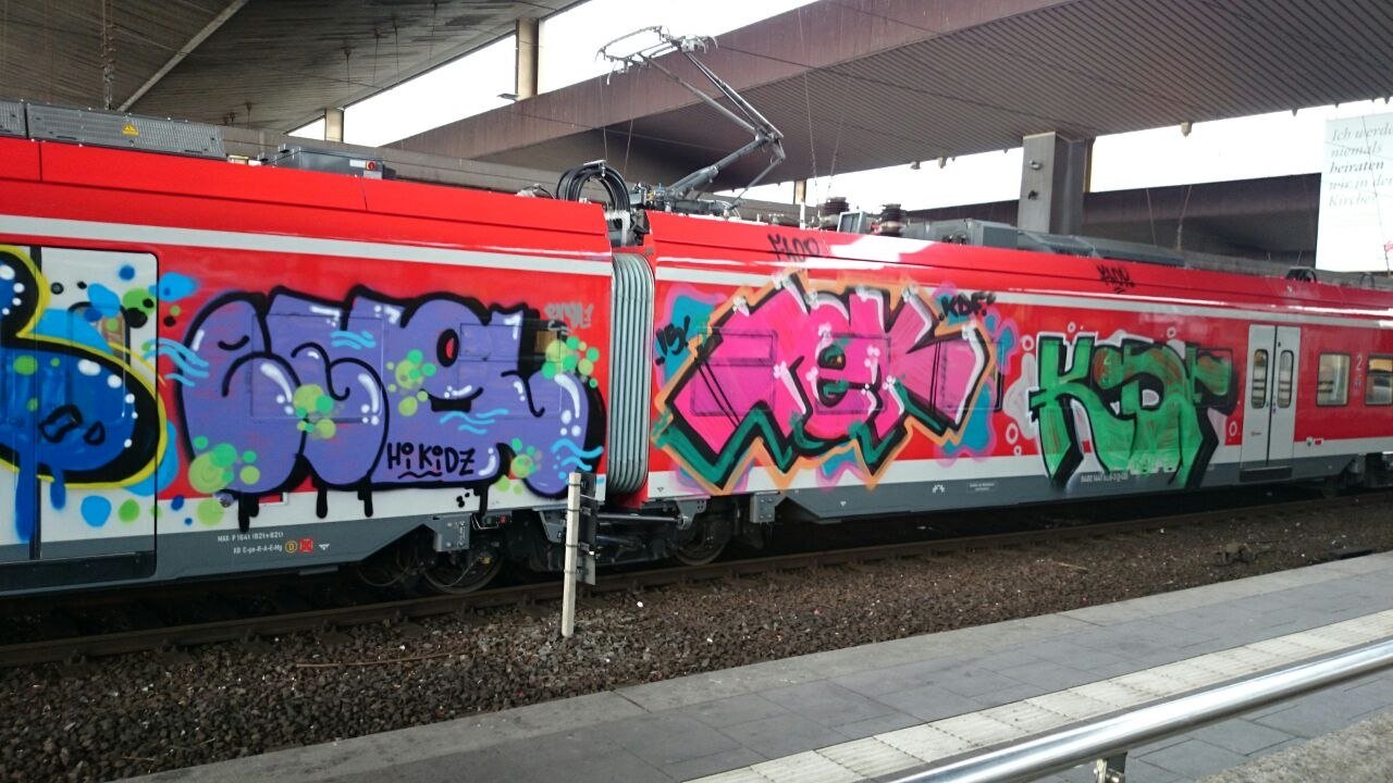 Graffiti Train - Photo by BELS478 - KDF, ENIL, TEK (2015)
