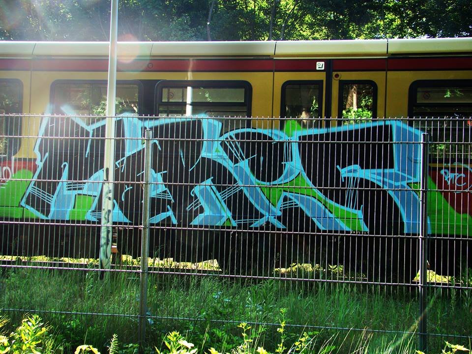 Graffiti Train in Berlin - Photo by BLACKCHARLIE - Meras, one, sbahn (2013)