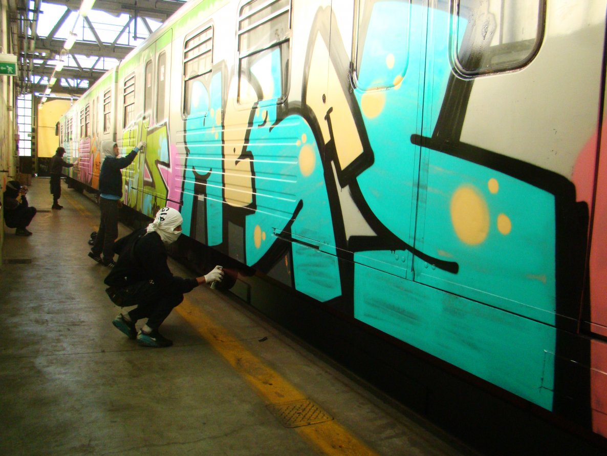 Graffiti Train in Milano - Photo by BLACKCHARLIE (2014)