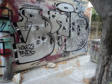Graffiti Wall in Yalta - Photo by BNDCREW - KOLS27, BND (2013)