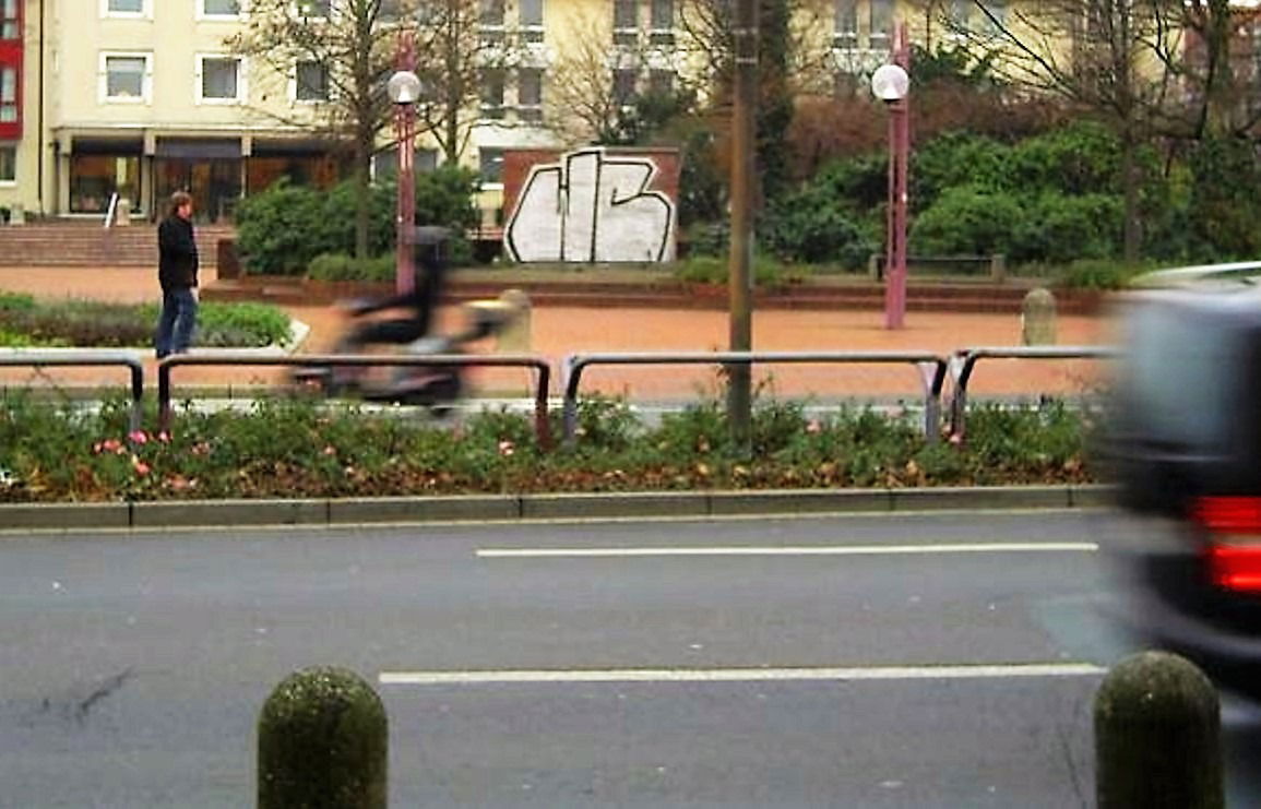 Graffiti Bombing - Photo by BOND001 - WCMF, Osnabrück (2005)