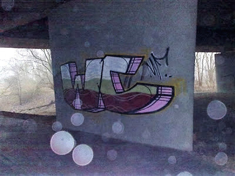 Graffiti Bombing - Photo by BOND001 - WCMF, Osnabrück (2006)