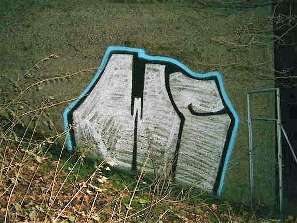 Graffiti Bombing - Photo by BOND001 - WCMF, Osnabrück (2005)
