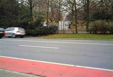 Graffiti Bombing - Photo by BOND001 - WC, MF, Osnabrück (2006)