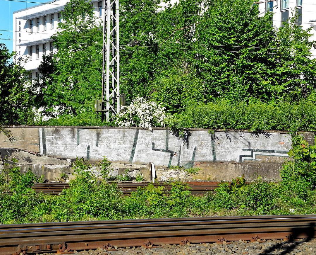 Graffiti Bombing in Deutschland - Photo by BOND001 - WCMF, TGF, Osnabrück (2007)