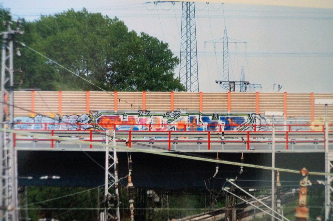 Graffiti Bombing - Photo by BOND001 - Osnabrück, TGF, WCMF (2011)