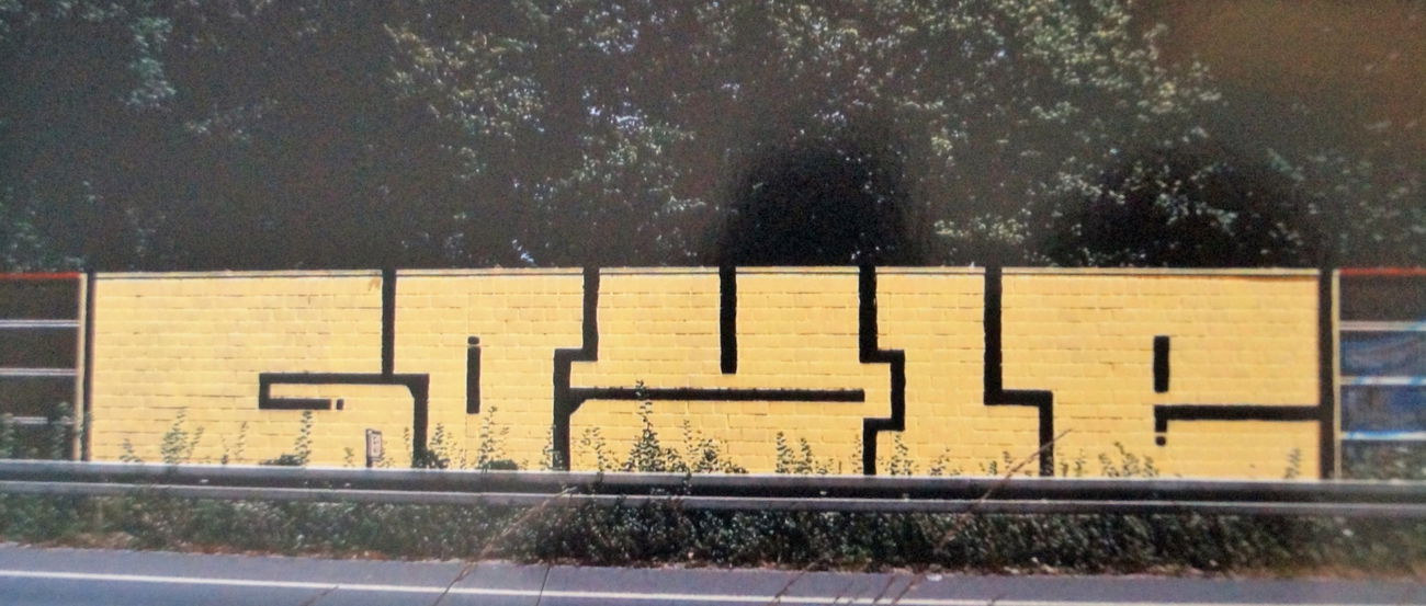 Graffiti Bombing - Photo by BOND001 - Osnabrück, TGF, WCMF (2011)