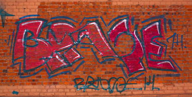 Graffiti Bombing in Saint Petersburg - Photo by BRASE - style, night