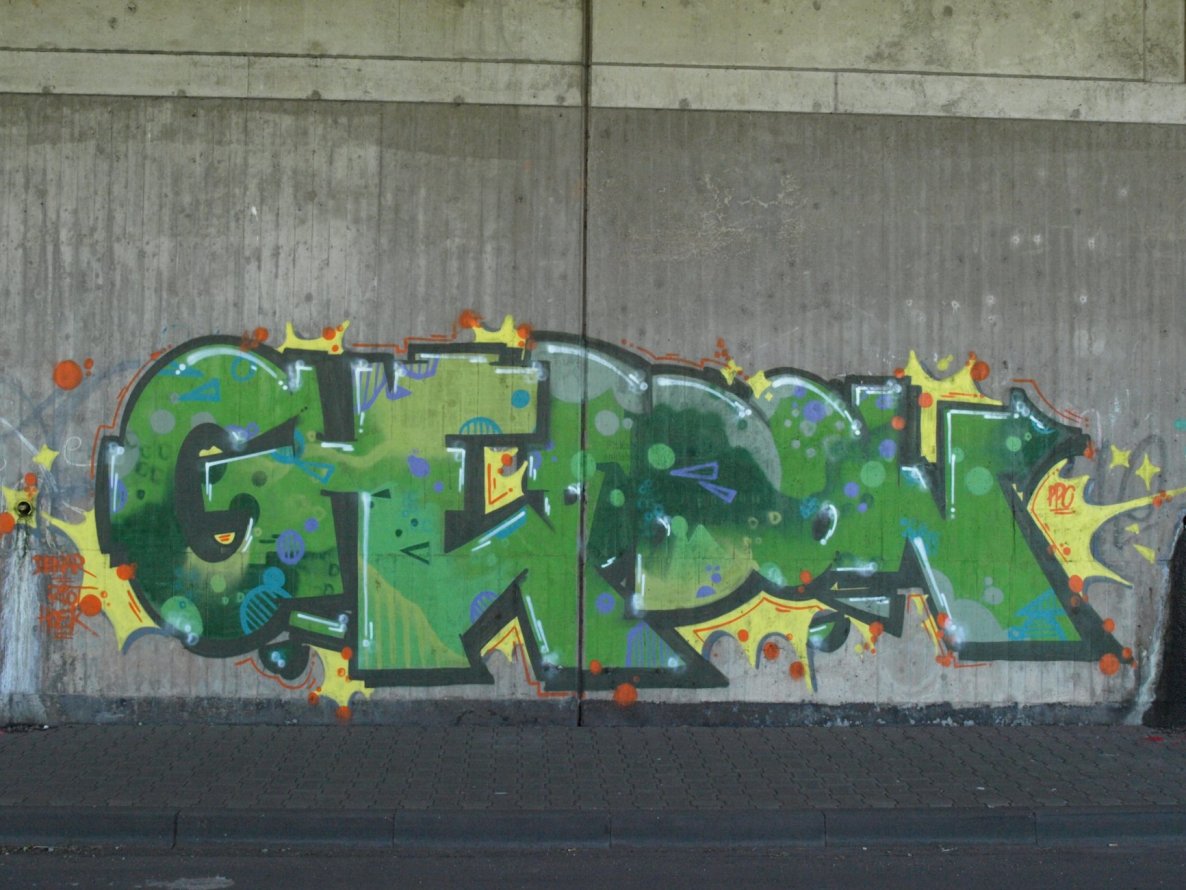 Graffiti Wall - Photo by BROE - trier