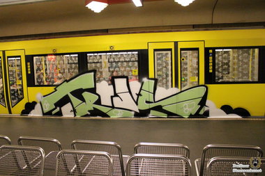 Graffiti Train - Photo by BSK - Trus (2014)