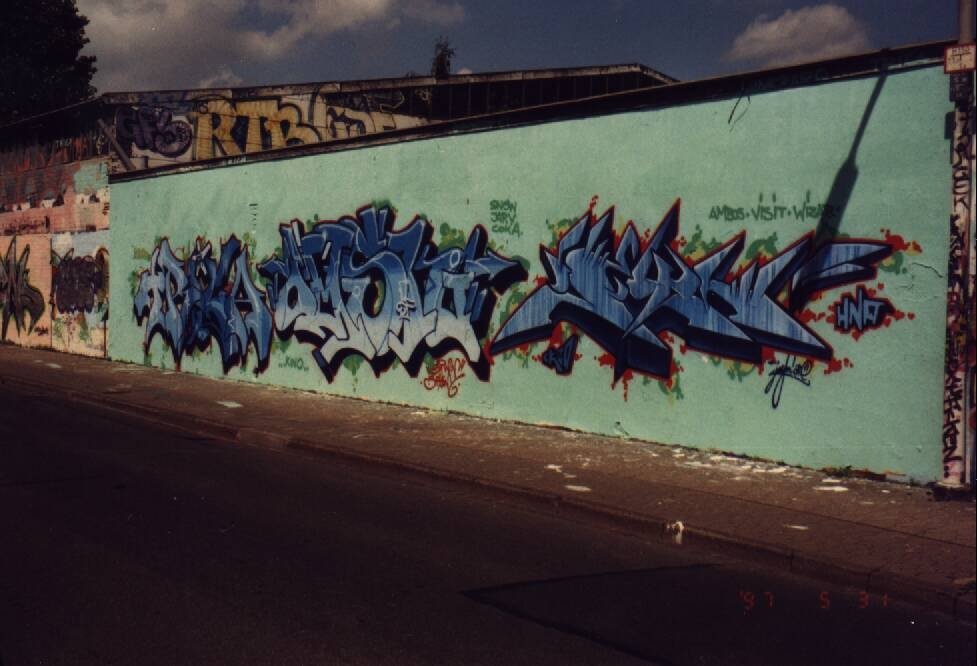 Graffiti Wall in Brunswick - Photo by BSWriters - Trica, Omsk, Jeyn