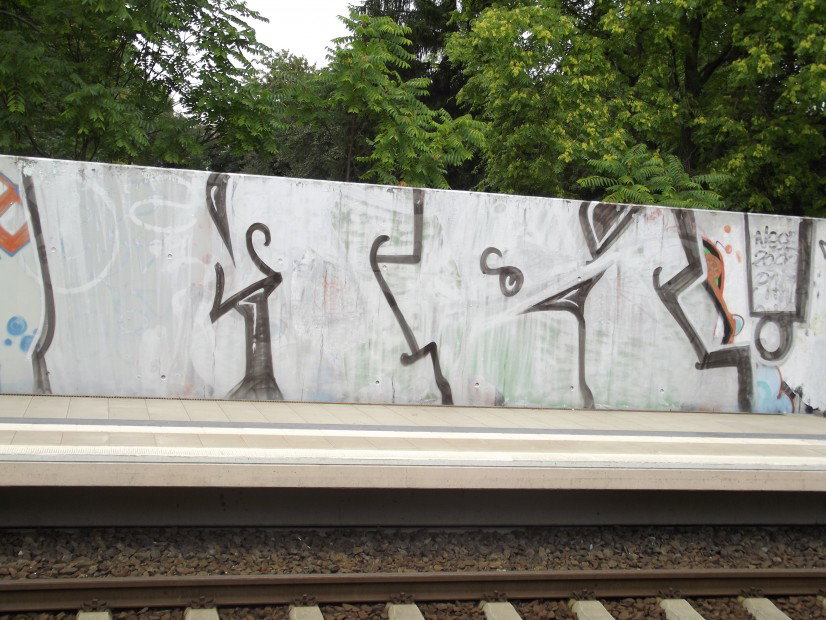 Graffiti Bombing - Photo by BTT0341 - MR, Leipzig, Trainline