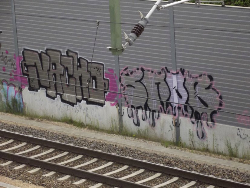 Graffiti Bombing - Photo by BTT0341 - Nachos, Snob, Trainline